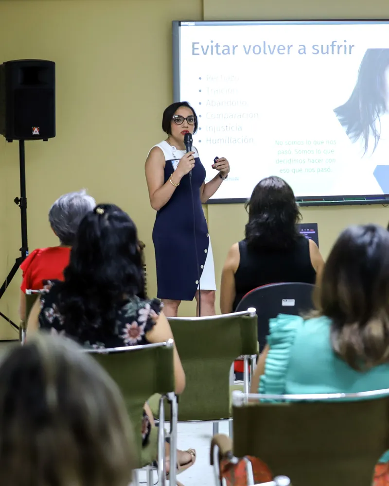 Angie Garrido en una conferencia sobre exigencia y liderazgo